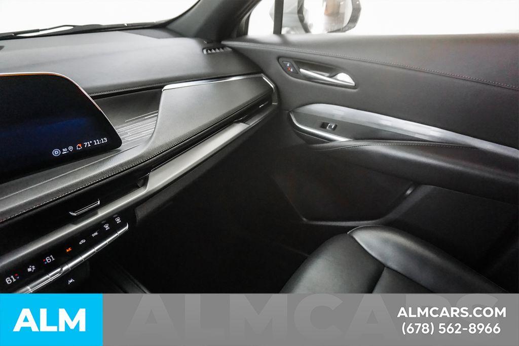 Used 2025 Silver Cadillac Premium Luxury image 43
