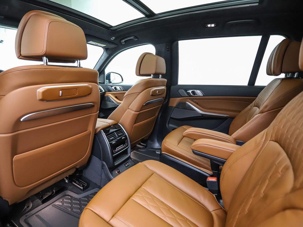 Thumbnail: 2026 BMW X7 - 22