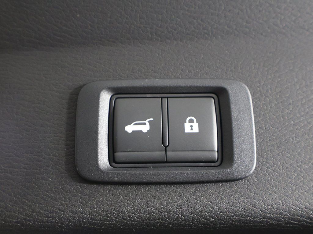 New 2026 Gray Mitsubishi SE image 23