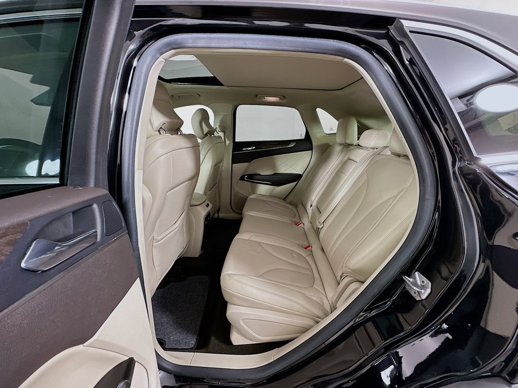 Thumbnail: 2019 Lincoln MKC - 26