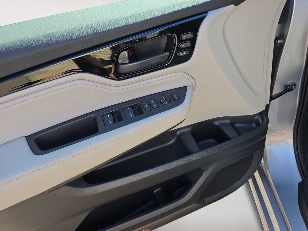 New 2026 Silver Honda Touring image 10