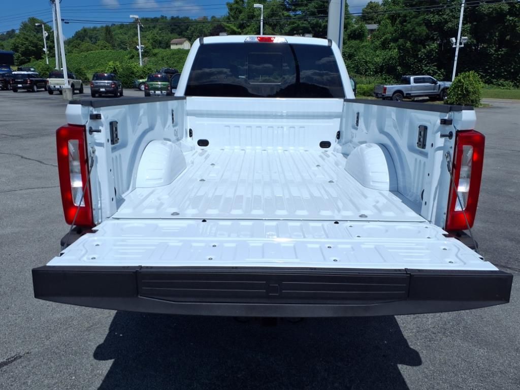 New 2025 White Ford XLT image 12