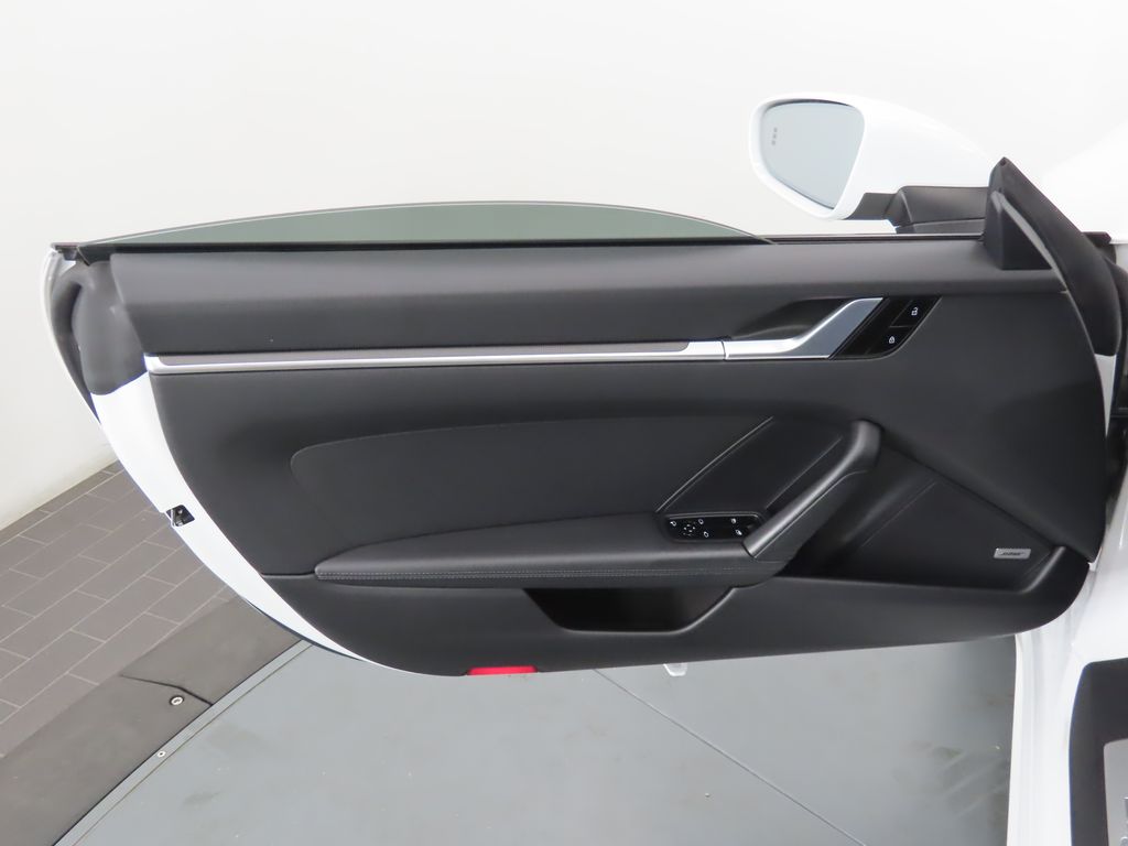 Thumbnail: 2020 Porsche 911 - 32