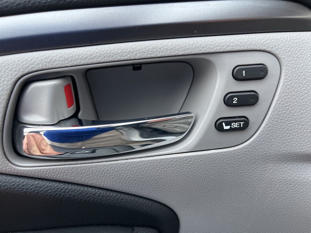 Thumbnail: 2022 Honda Pilot - 12