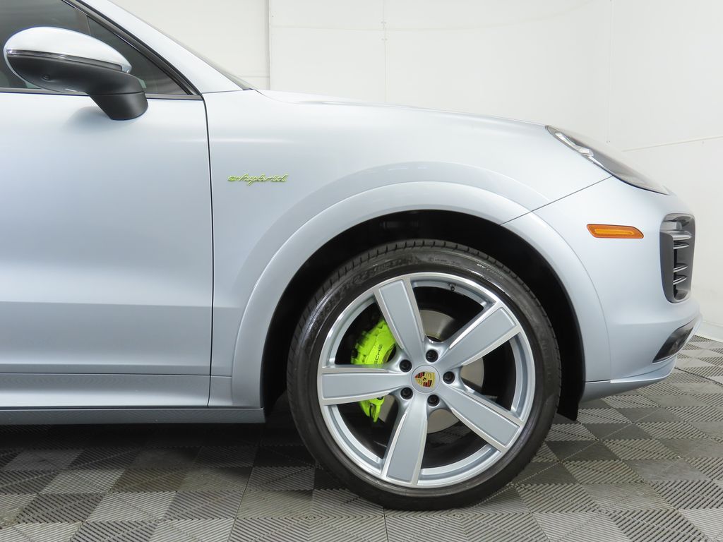 2023 Porsche Cayenne E-Hybrid 9