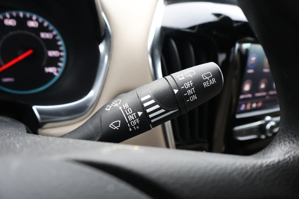 Thumbnail: 2023 Chevrolet Traverse - 22