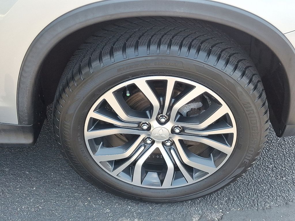 Thumbnail: 2018 Mitsubishi Outlander Sport - 8