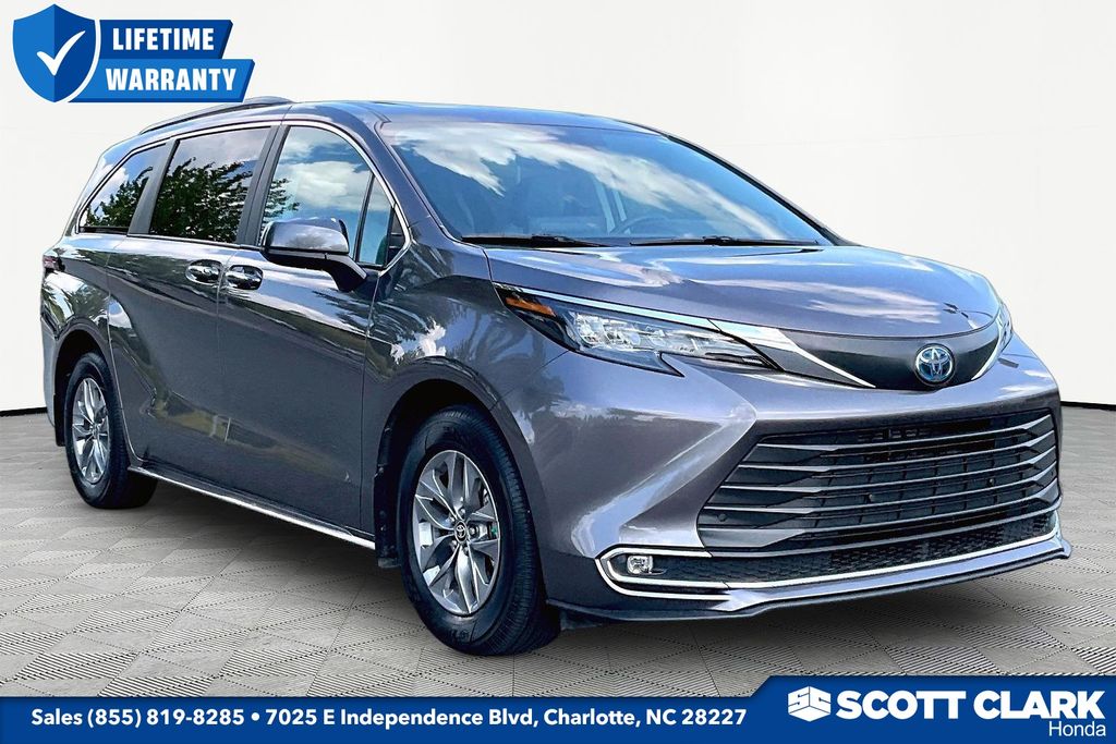  2024 Toyota Sienna XLE 7-Passenger FWD   