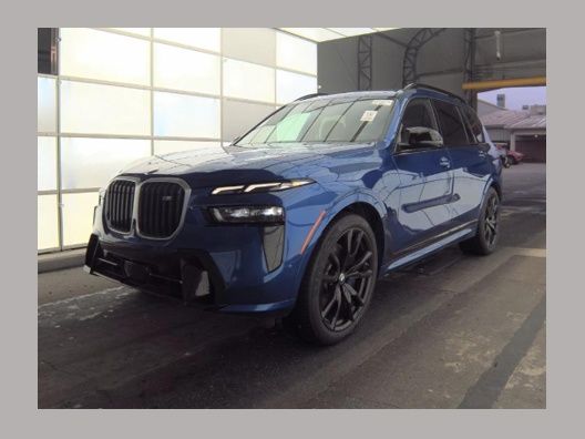 2025 BMW X7 M60i AWD