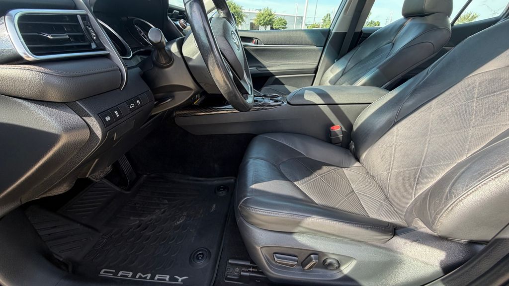 2018 Toyota Camry XLE - Photo 20