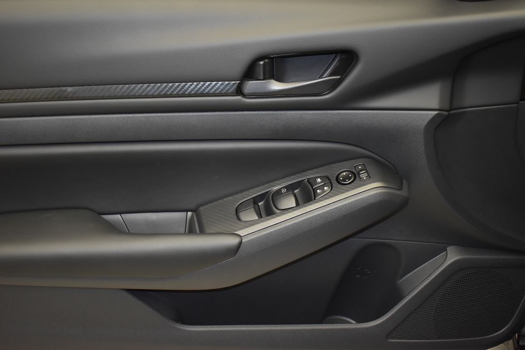 Thumbnail: 2025 Nissan Altima - 10