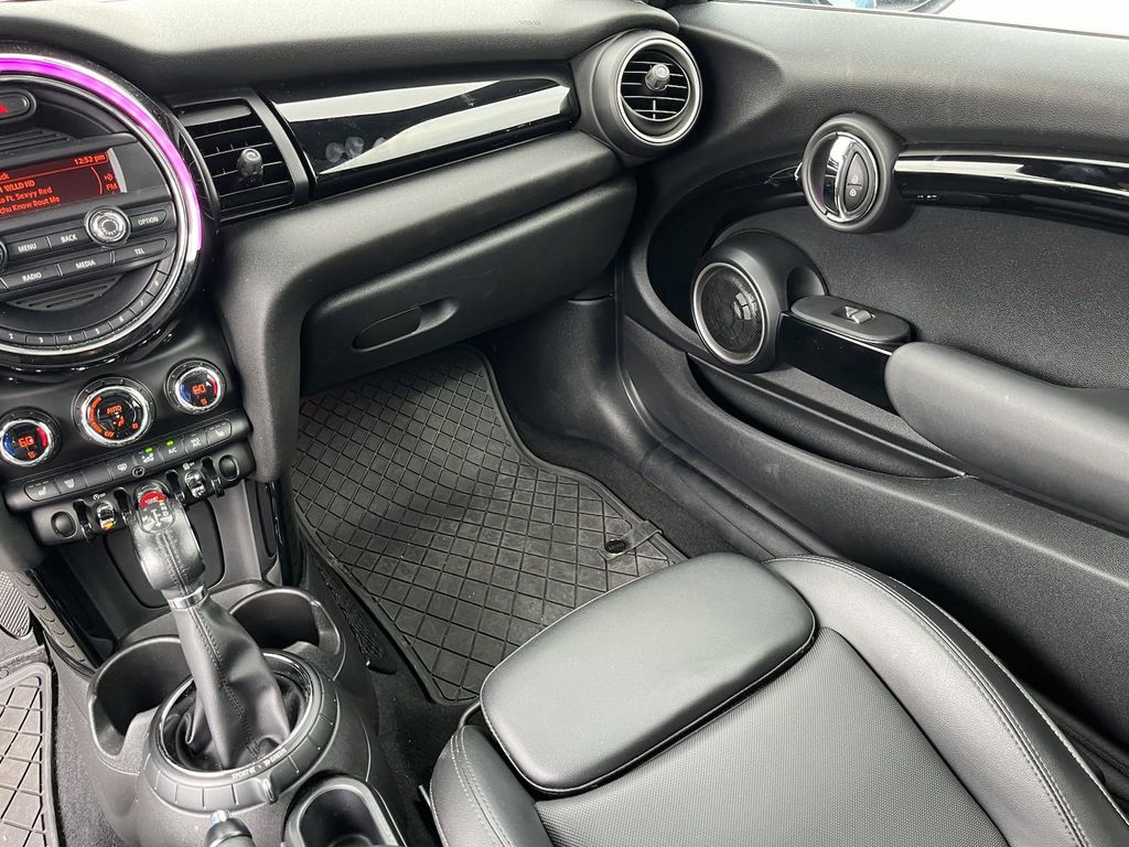 2015 MINI Cooper S Base 19