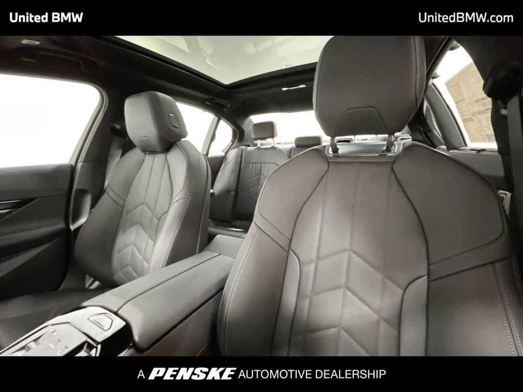 Thumbnail: 2026 BMW 5 Series - 13