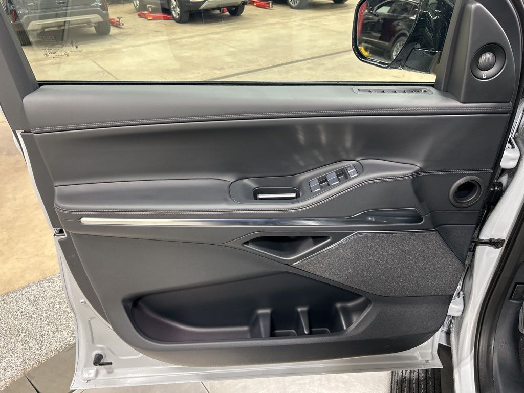 new 2026 Lincoln Navigator car, priced at $106,480