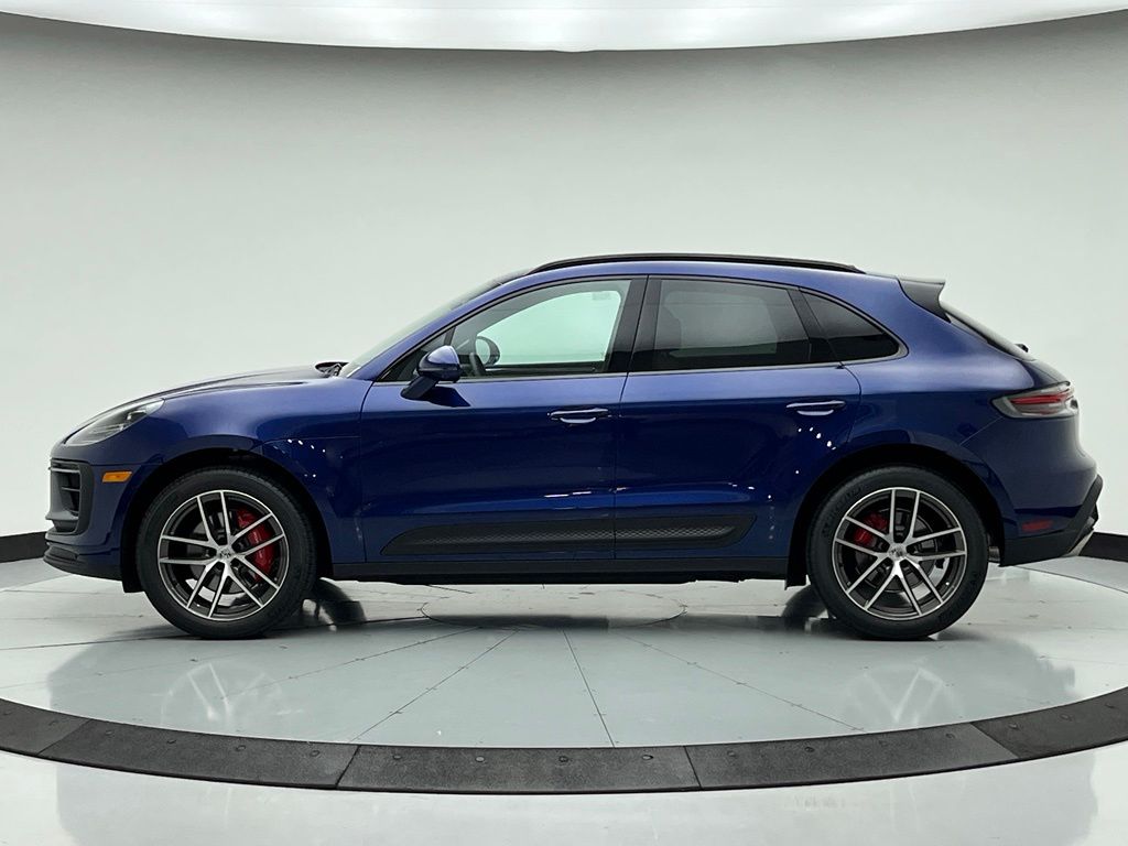 Thumbnail: 2026 Porsche Macan - 2