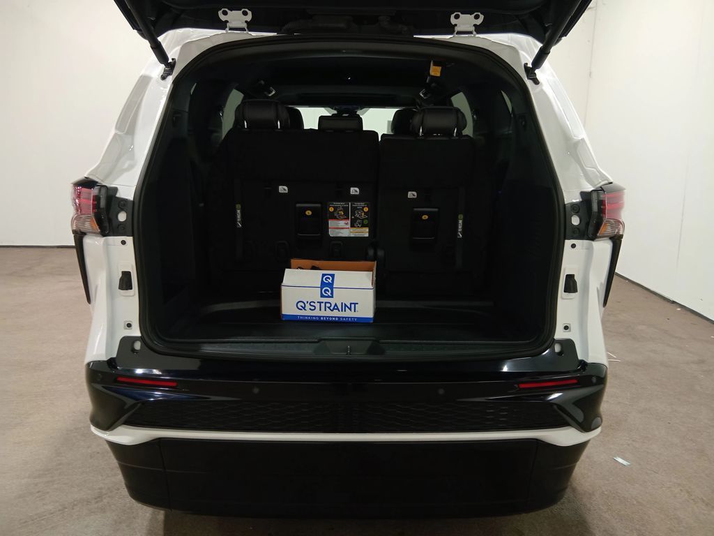 2024 Toyota Sienna XSE