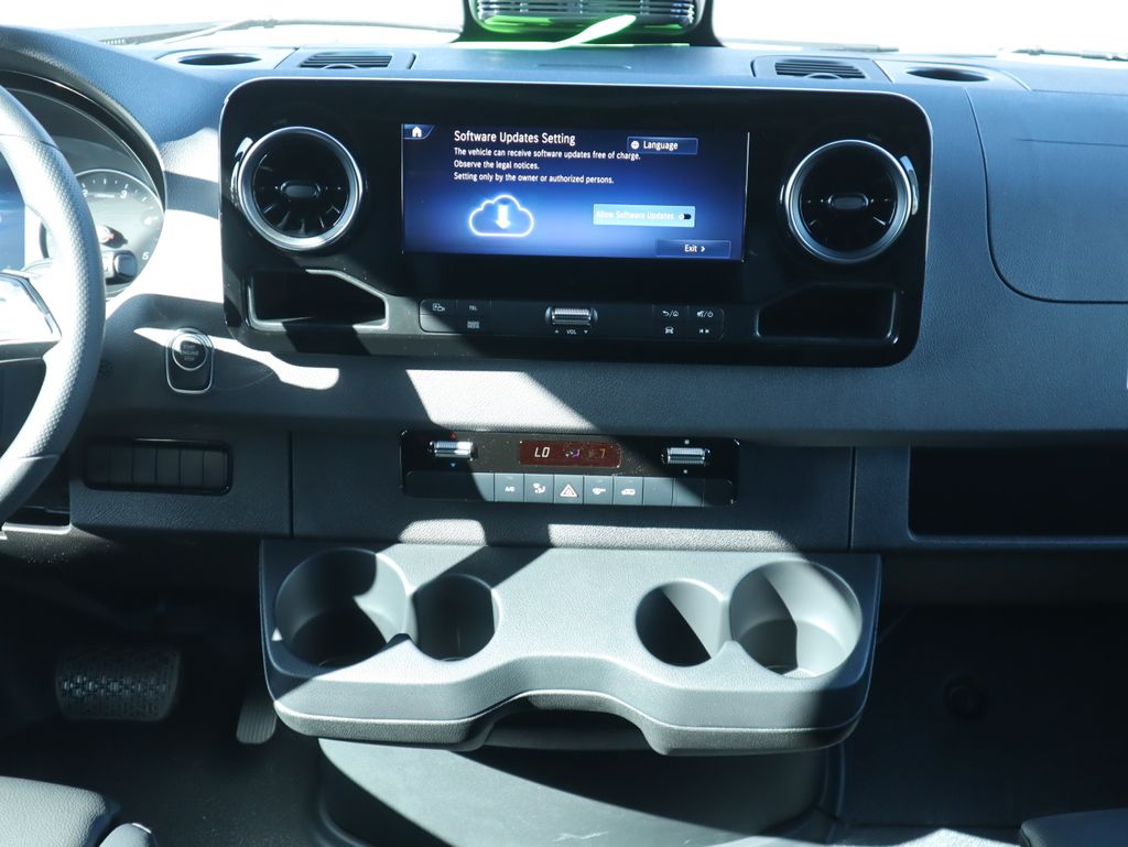 Thumbnail: 2026 Mercedes-Benz Sprinter - 15