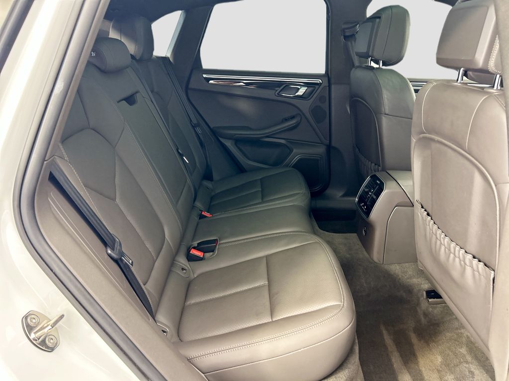 Thumbnail: 2023 Porsche Macan - 22