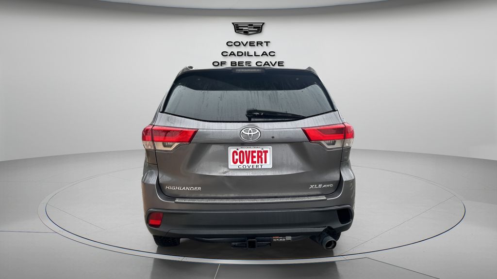 Used Car 2019 Toyota Highlander  Xle For Sale Under $25,000 In Austin, Texas