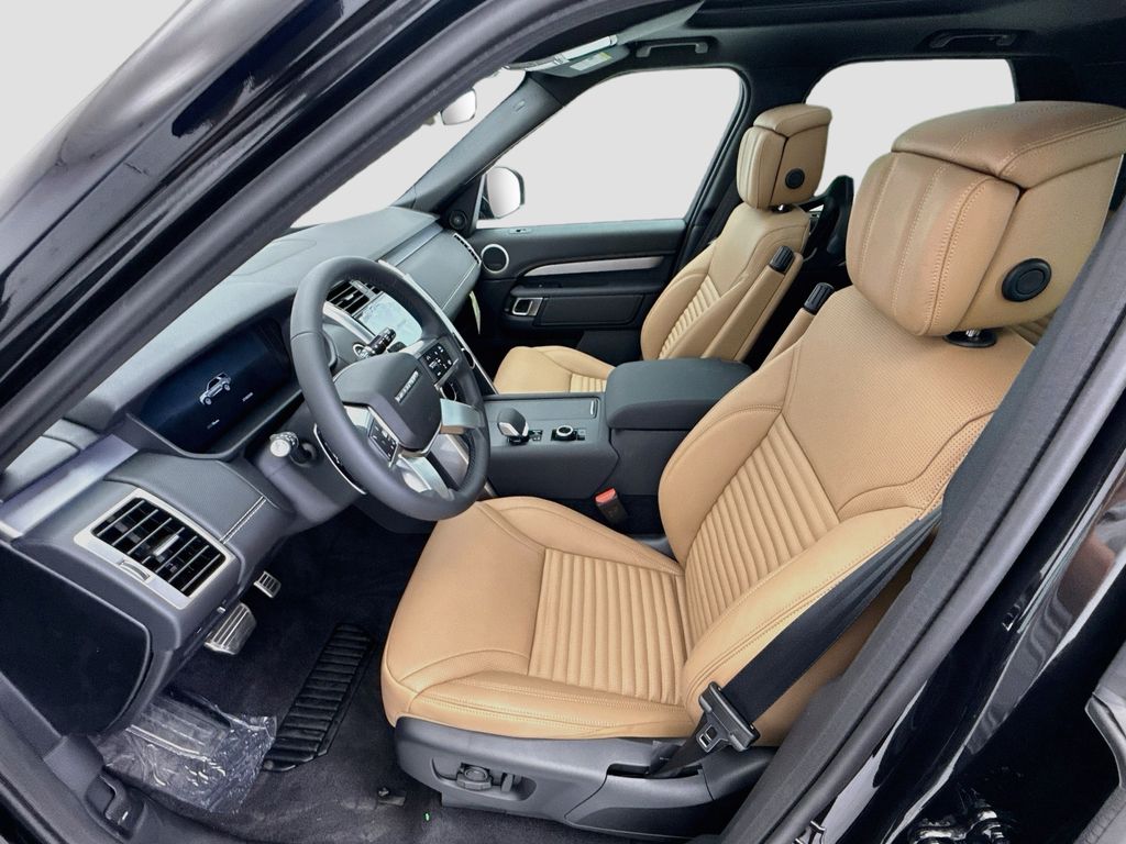 Thumbnail: 2026 Land Rover Discovery - 18