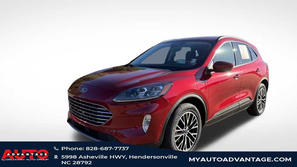 2022 Ford Escape Titanium's photo