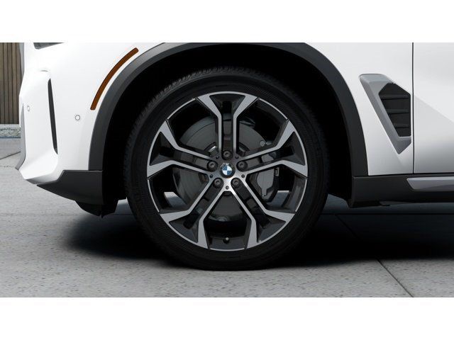New 2026 White BMW xDrive40i image 7