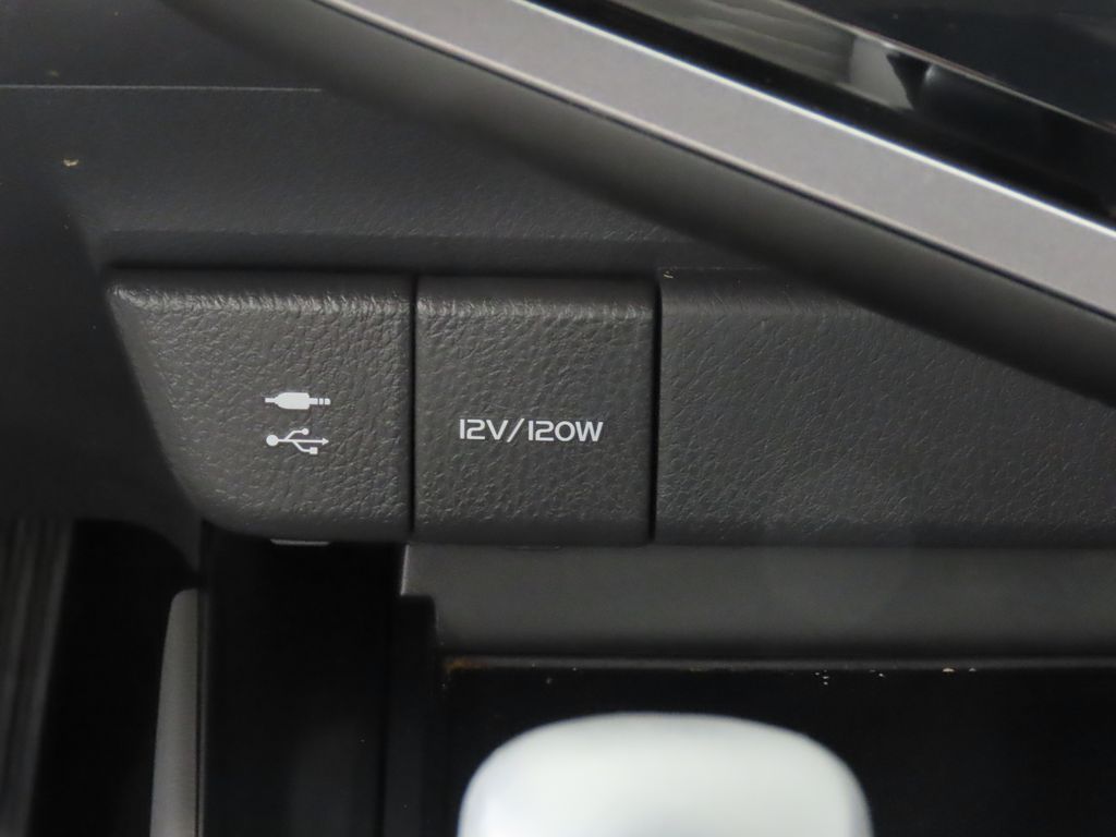 Thumbnail: 2018 Toyota Camry - 21