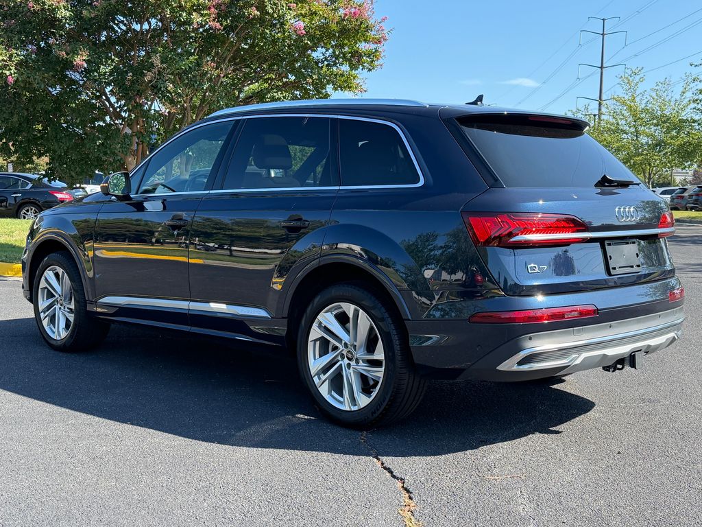 Thumbnail: 2023 Audi Q7 - 3