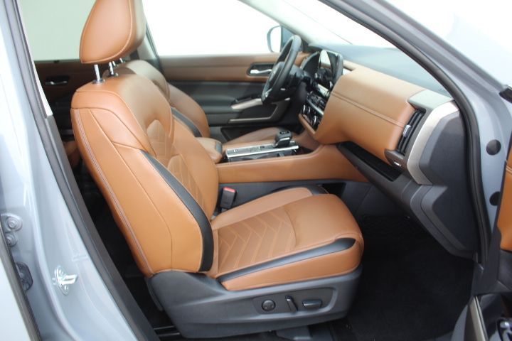 Used Car 2024 Nissan Pathfinder  Platinum For Sale Under $40,000 In Georgetown, Texas