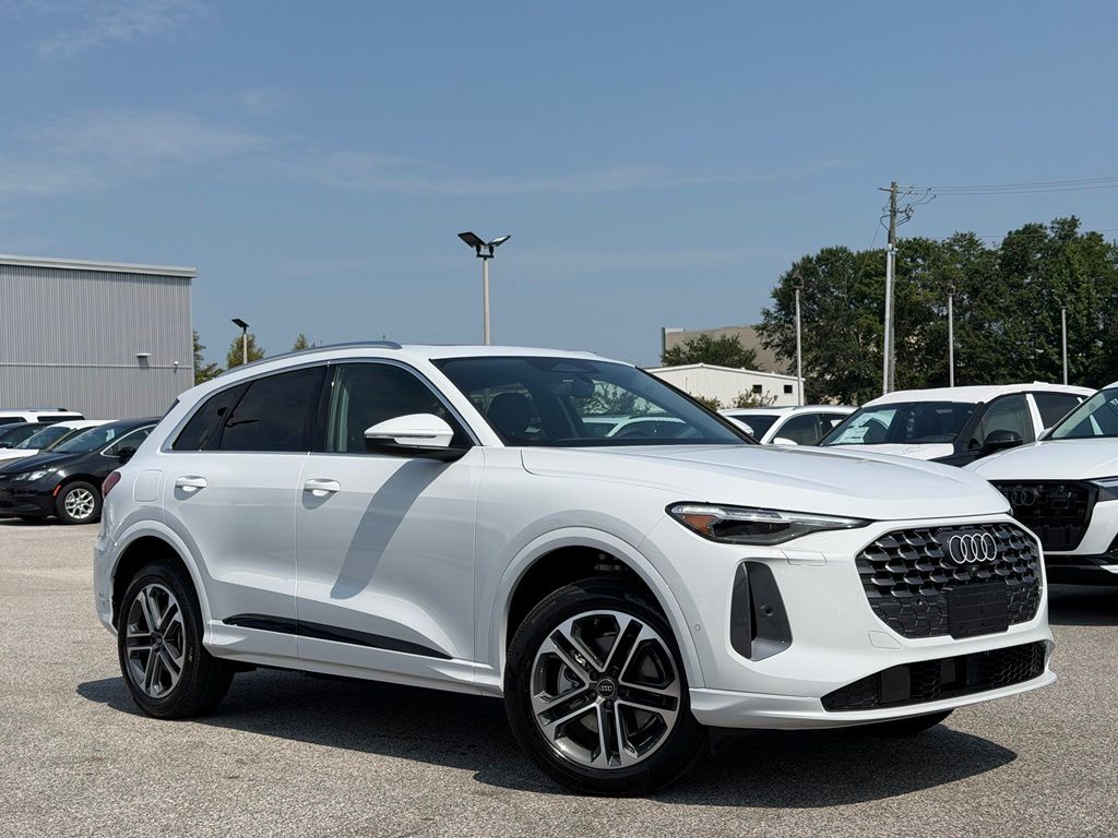 Glacier White Metallic 2026 Audi Q5 SUV / Crossover All-Wheel Drive 7-Speed Automatic