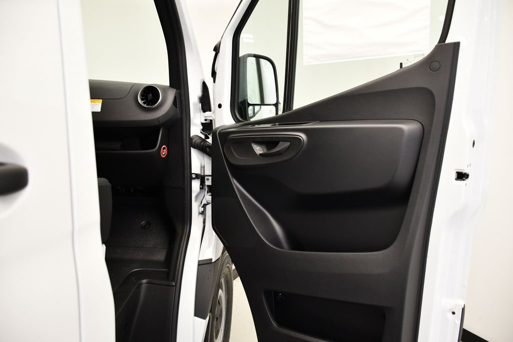 Thumbnail: 2026 Mercedes-Benz Sprinter - 30