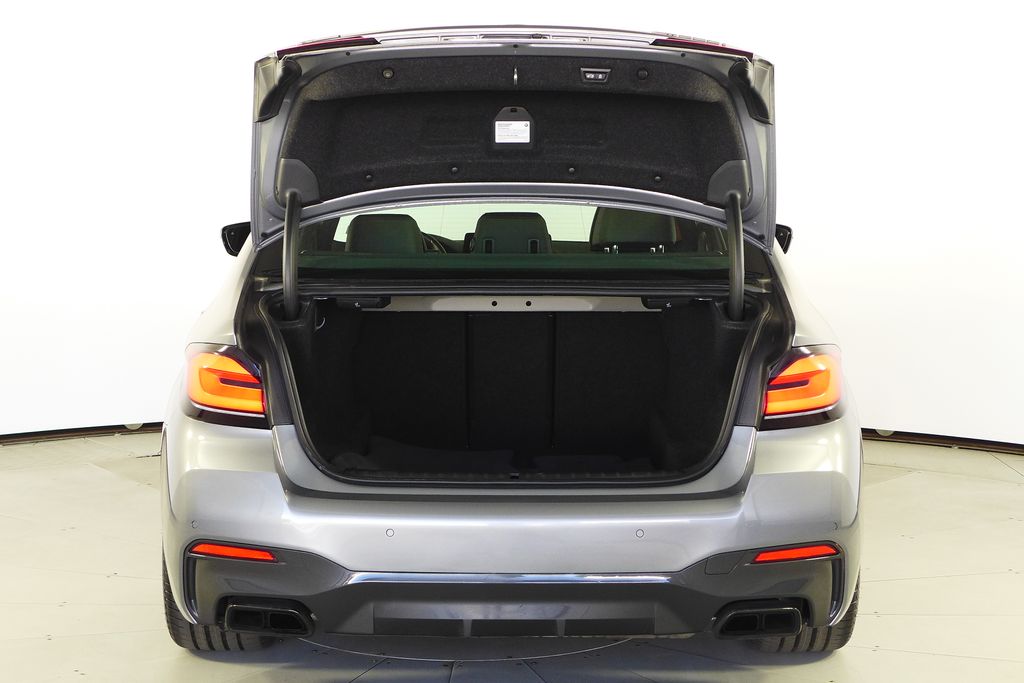 Thumbnail: 2023 BMW 5 Series - 10