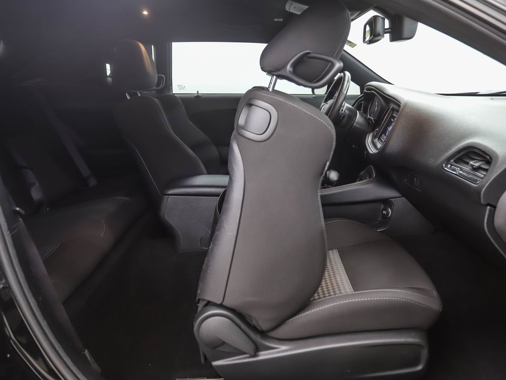 2022 Dodge Challenger GT 27