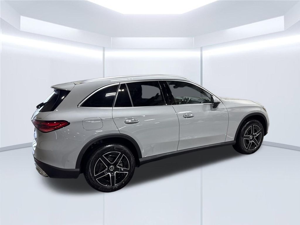 Thumbnail: 2027 Mercedes-Benz GLC - 6
