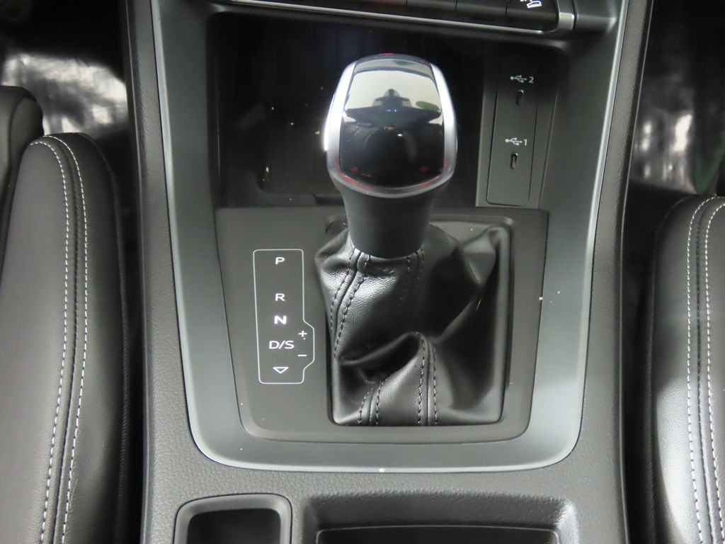 Thumbnail: 2025 Audi Q3 - 24