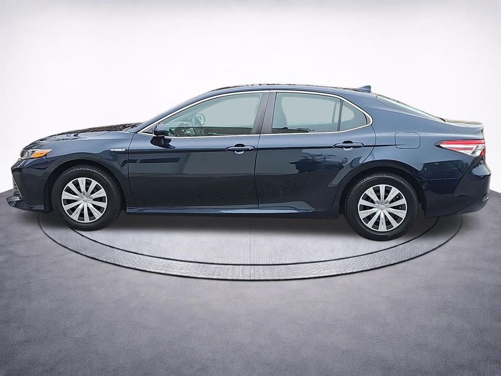 2019 Toyota Camry Hybrid LE
