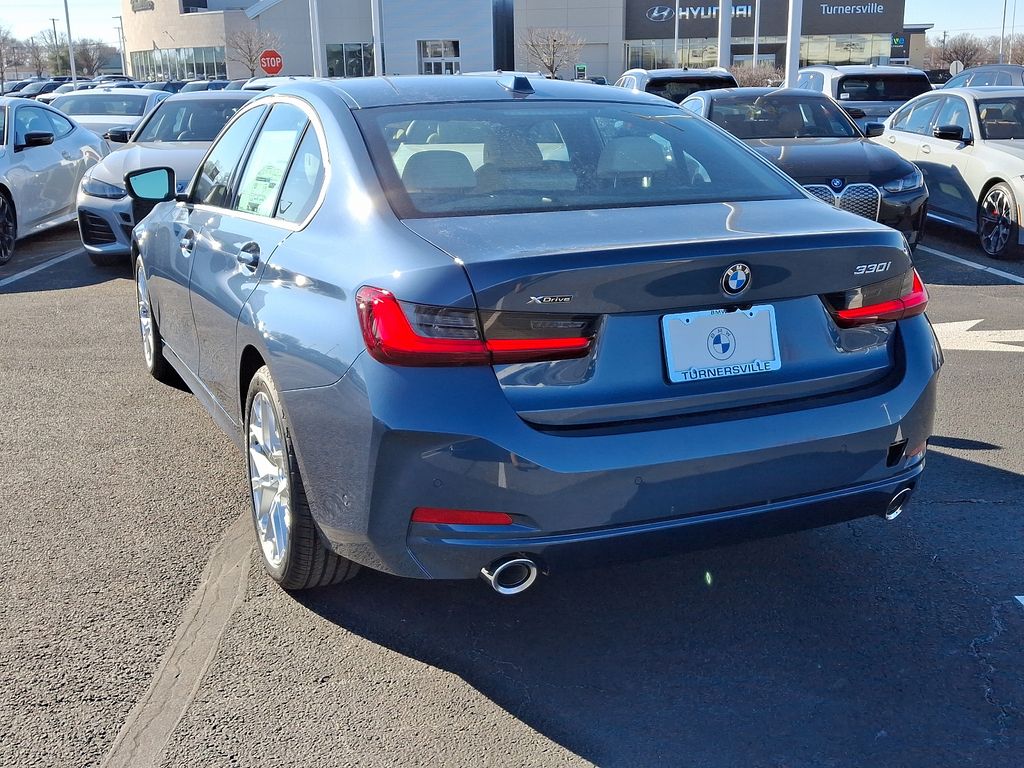 2025 BMW 3 Series 330i xDrive 3