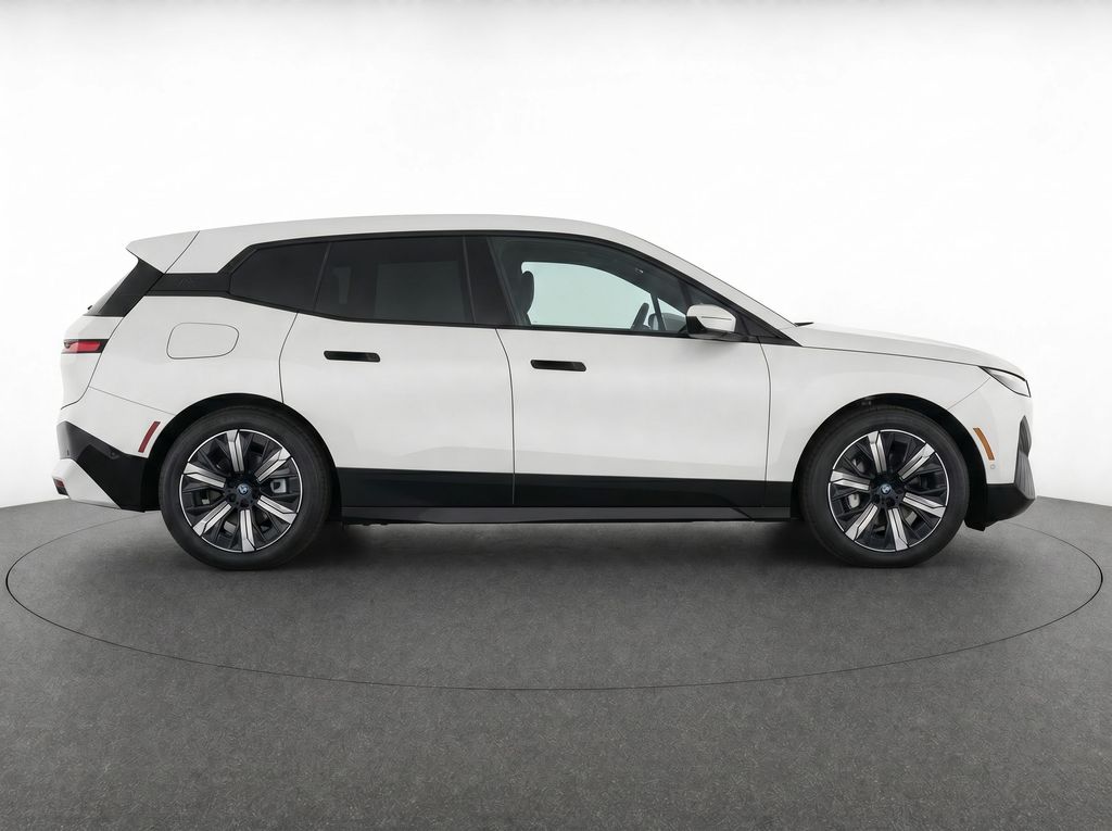 Thumbnail: 2023 BMW iX - 2