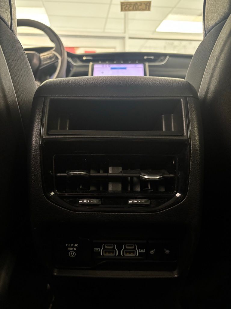 Used 2023 Jeep Grand Cherokee SUV