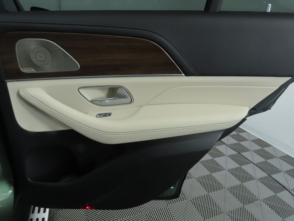 Thumbnail: 2025 Mercedes-Benz GLE - 29