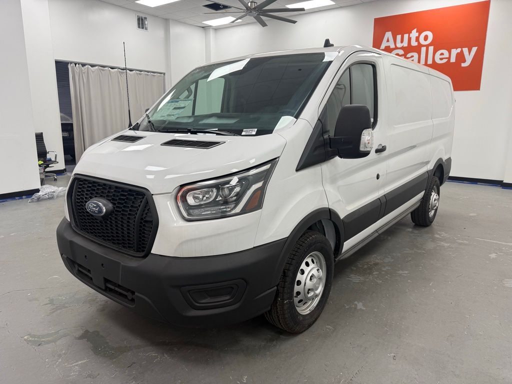 View vehicle photo 3