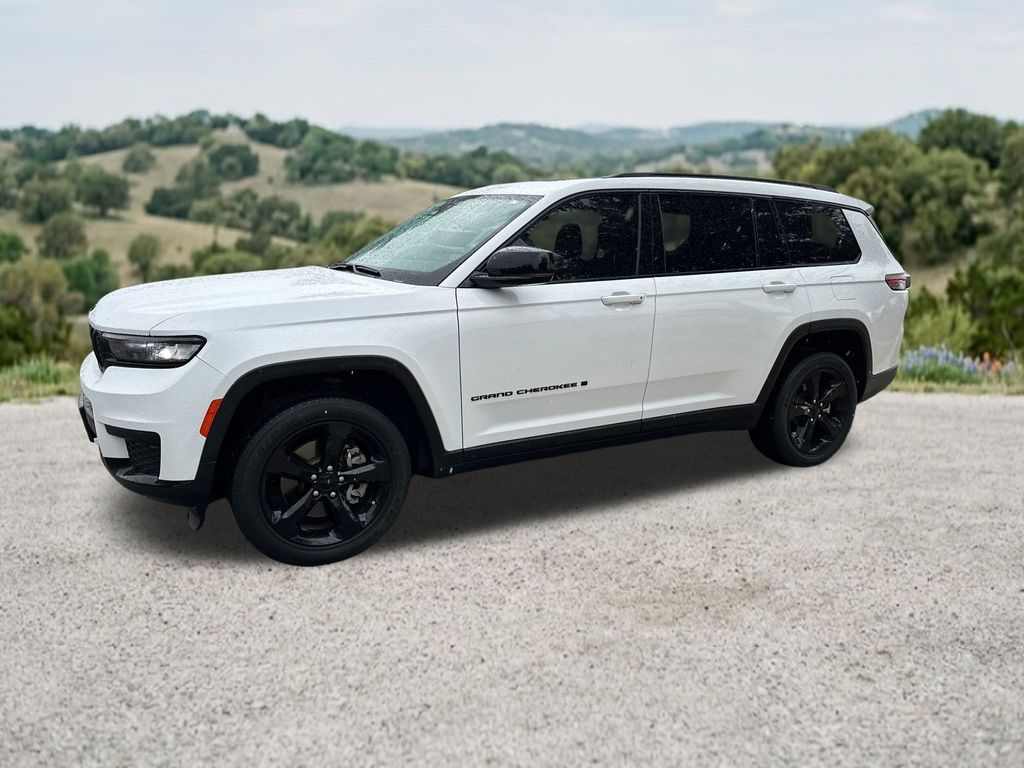 Used Car 2023 Jeep Grand Cherokee L  Altitude For Sale Under $30,000 In Austin, Texas