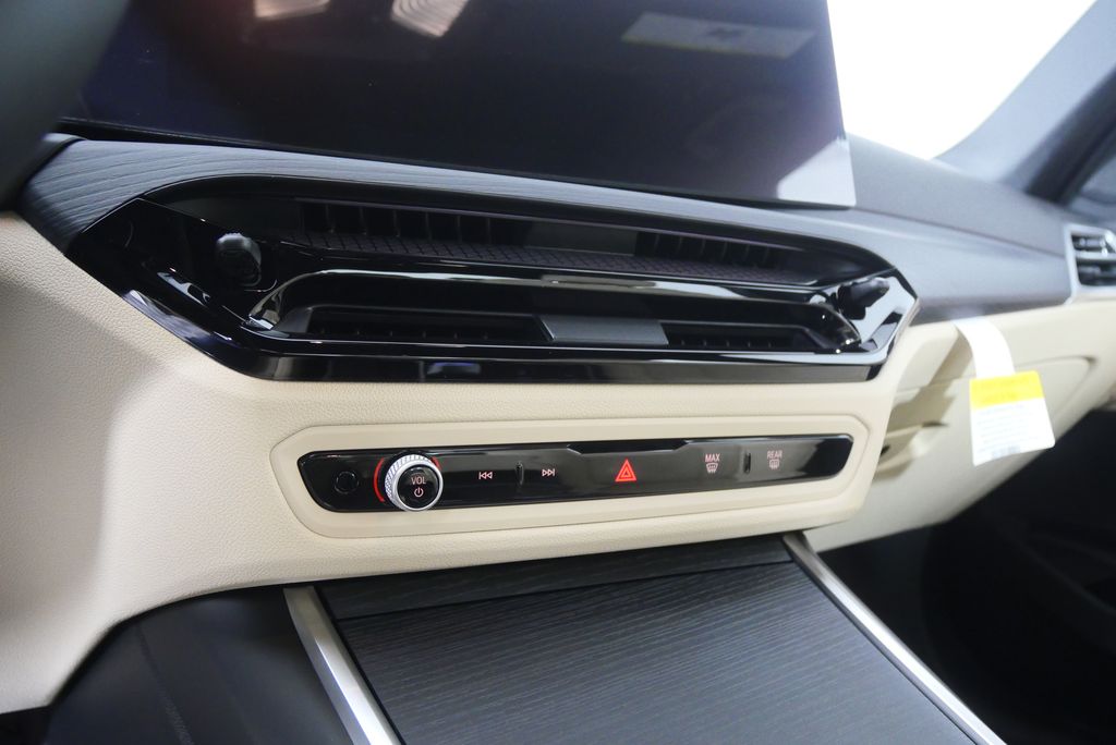 Thumbnail: 2026 BMW 3 Series - 21