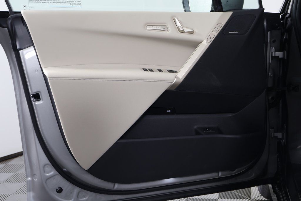 Thumbnail: 2026 BMW iX - 7