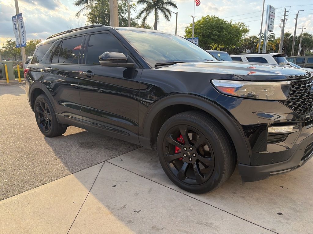 2024 Ford Explorer ST 4WD's photo