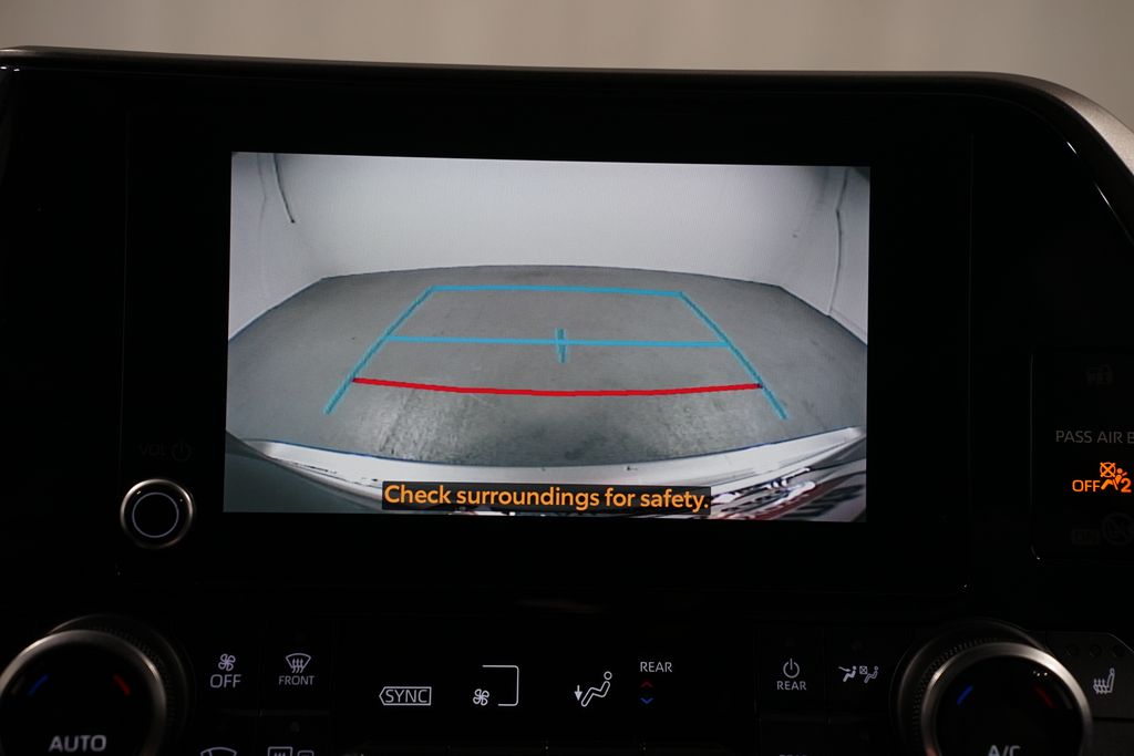 Thumbnail: 2023 Toyota Highlander - 20