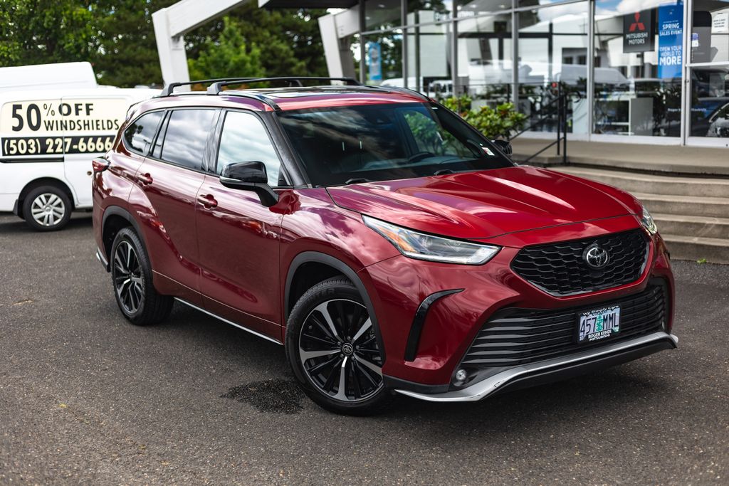 2021 Toyota Highlander XSE thumbnail 2