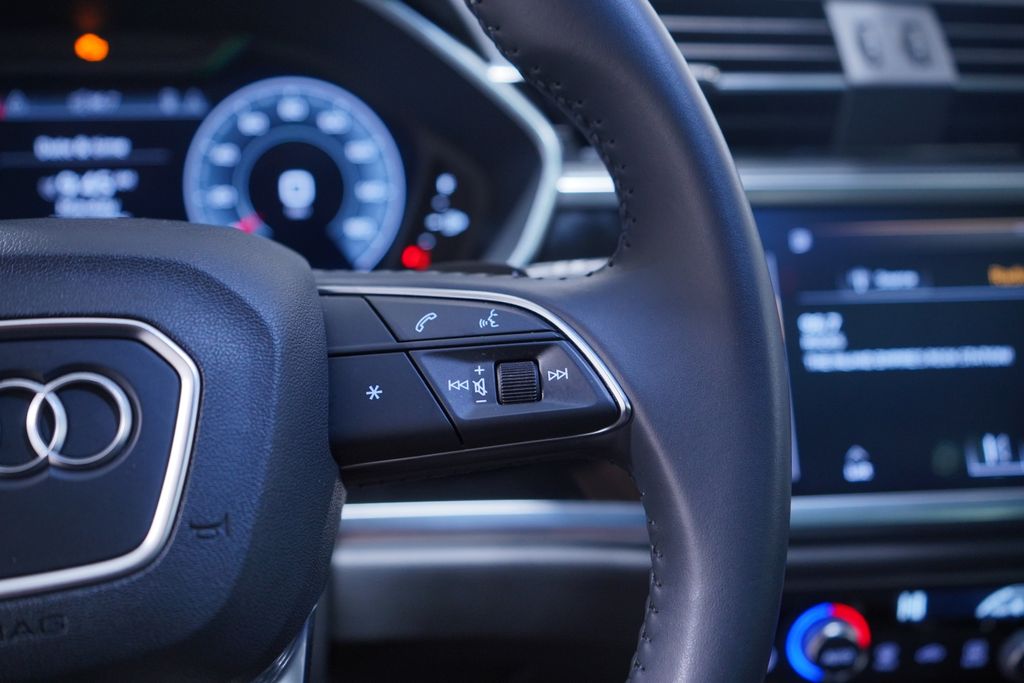 Thumbnail: 2019 Audi Q3 - 21