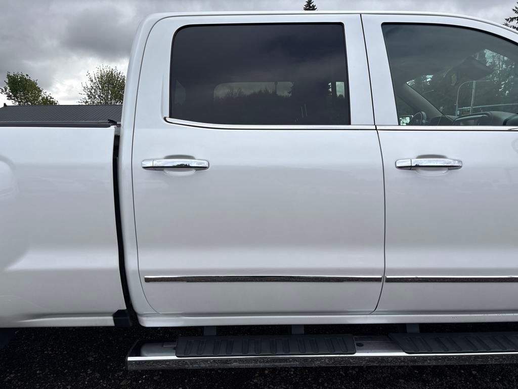 2017 Iridescent Pearl Tricoat Chevrolet Silverado 1500 High Country 4X4 Truck