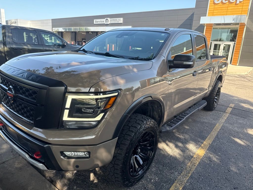  2020 Nissan Titan PRO-4X Crew Cab 4WD   